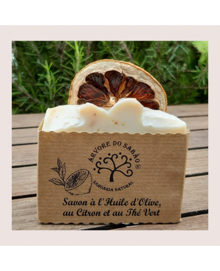 Savon à l'huile d'olive, au citron et au thé vert Savon à l'huile d'olive, au citron et au thé vert